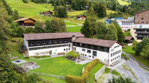 Mountainhostel Cest La Vie
