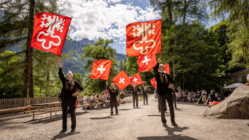 Vom 5. Juli bis 17. August 2025 verwandeln sich die historischen Kulissen des Ballenbergs in eine Bühne für Schweizer Volkskultur