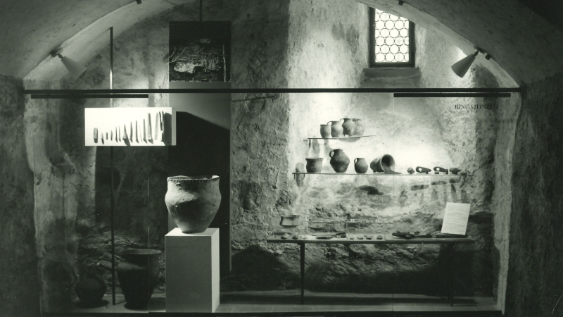 Archäologieausstellung um 1990 im Keller des Historischen Museums Schloss Frauenfeld